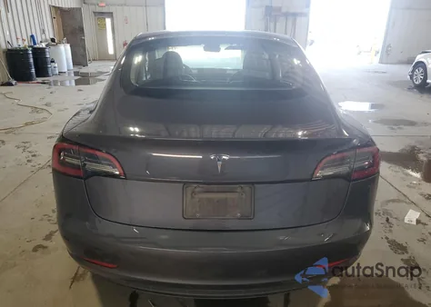 2023 Tesla Model 3 z USA, uszkodzony, nr VIN 5YJ3E1EA5PF682245